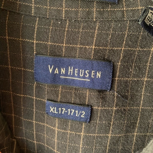 Van Heusen Men’s Button Down Shirt - Picture 3 of 4